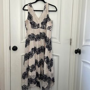 Jessica Simpson Medium Maternity Dress